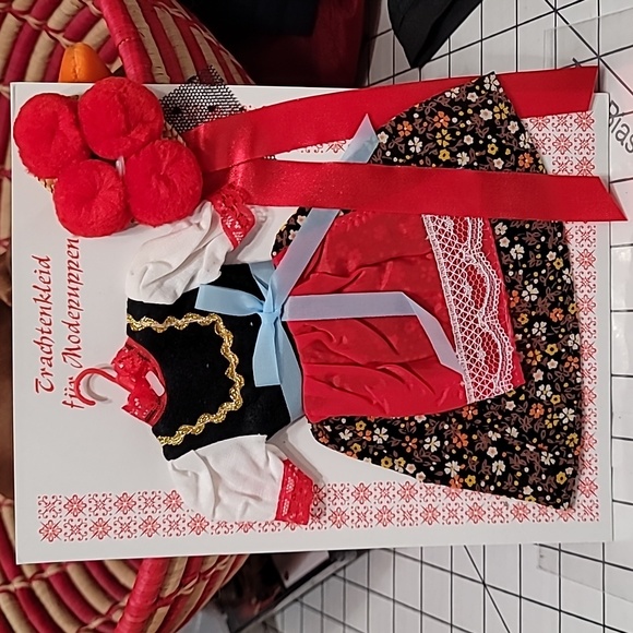 unknown Other - Black Forest German Doll (Barbie size)‎ Costume  Vintage 1990s